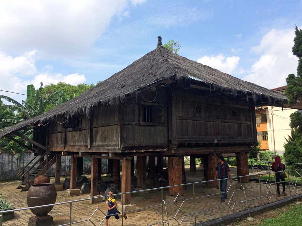 Koleksi Museum Lampung - Wisata Bandar Lampung selain pantai -Yopie-Pangkey